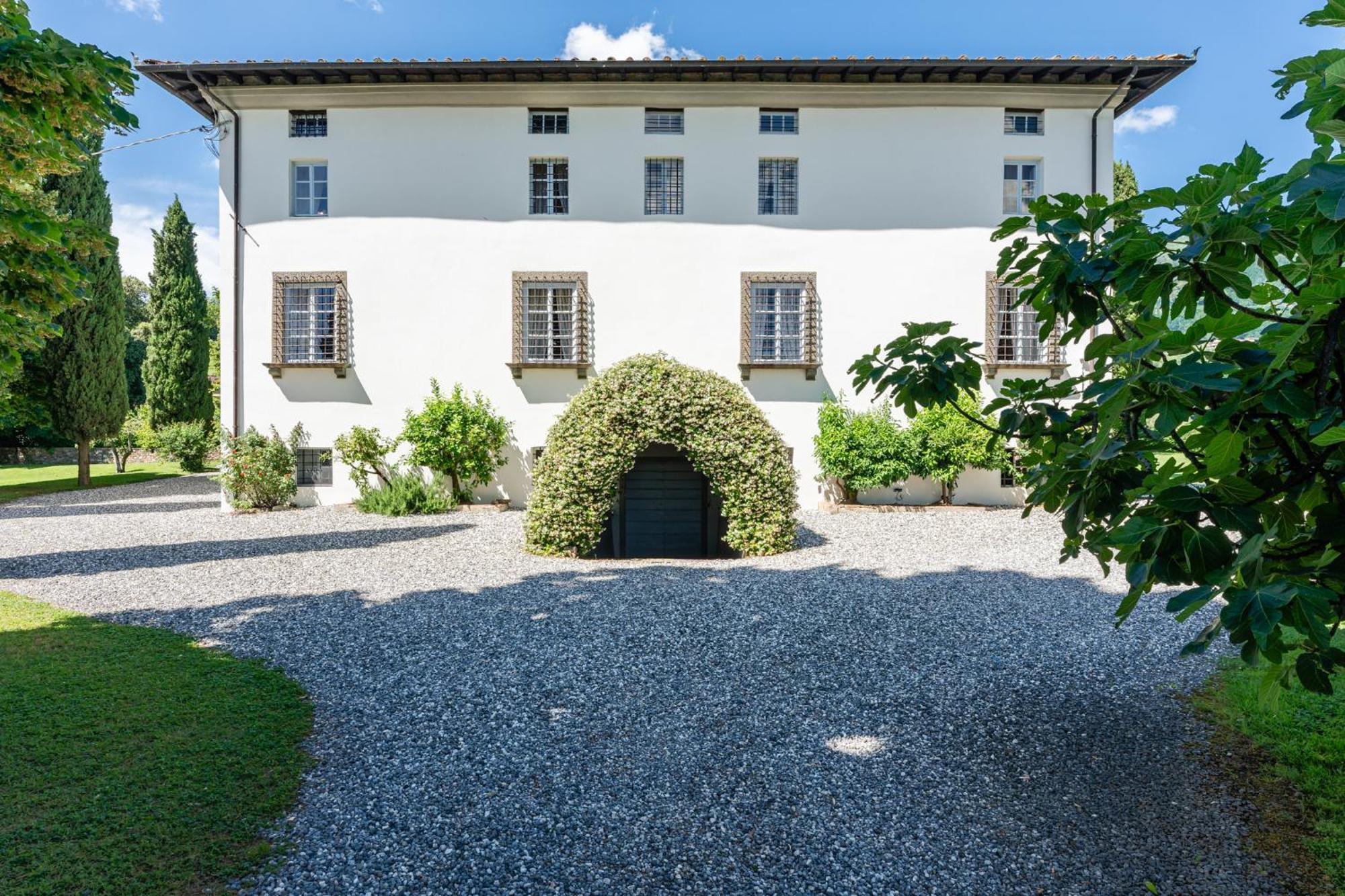 לוקה Agriturismo Mansi Bernardini מראה חיצוני תמונה